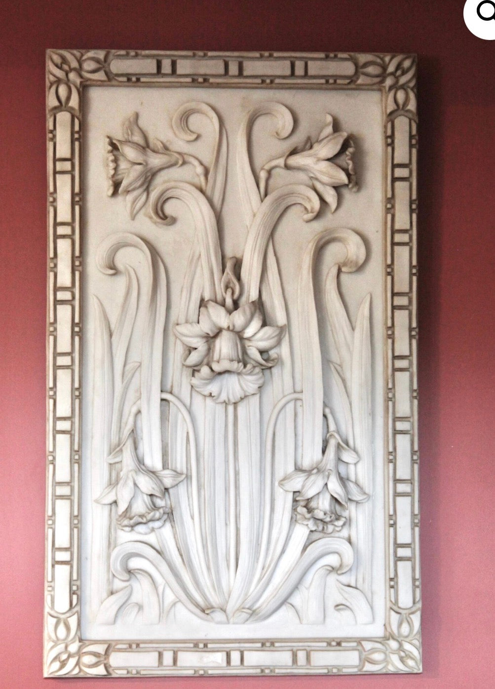 Art Nouveau 3-D Alabaster Sculptural Panel with Foliage and Daffodils / Jonquils
€3,046