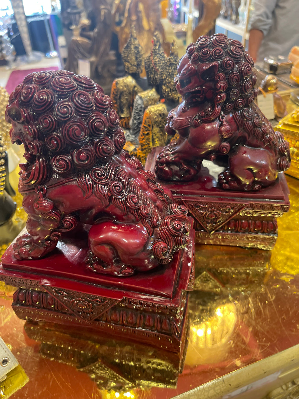 Fu foo dog in burgundy, red cour very heavy 9.5” H