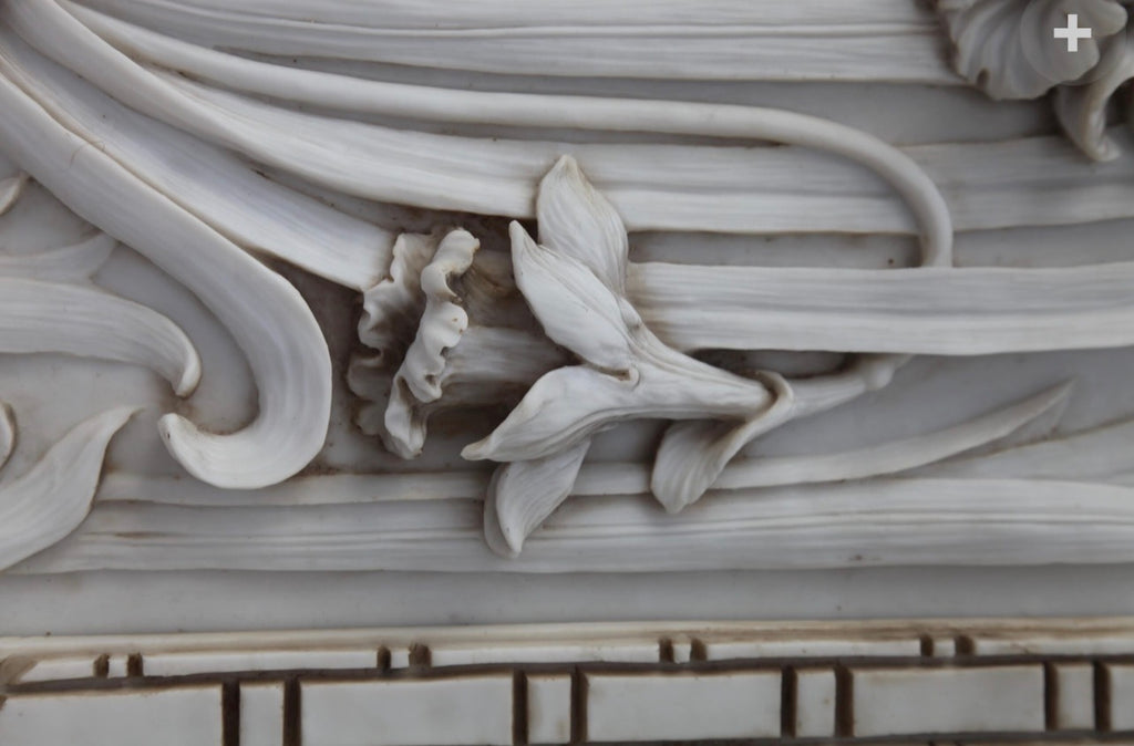 Art Nouveau 3-D Alabaster Sculptural Panel with Foliage and Daffodils / Jonquils
€3,046