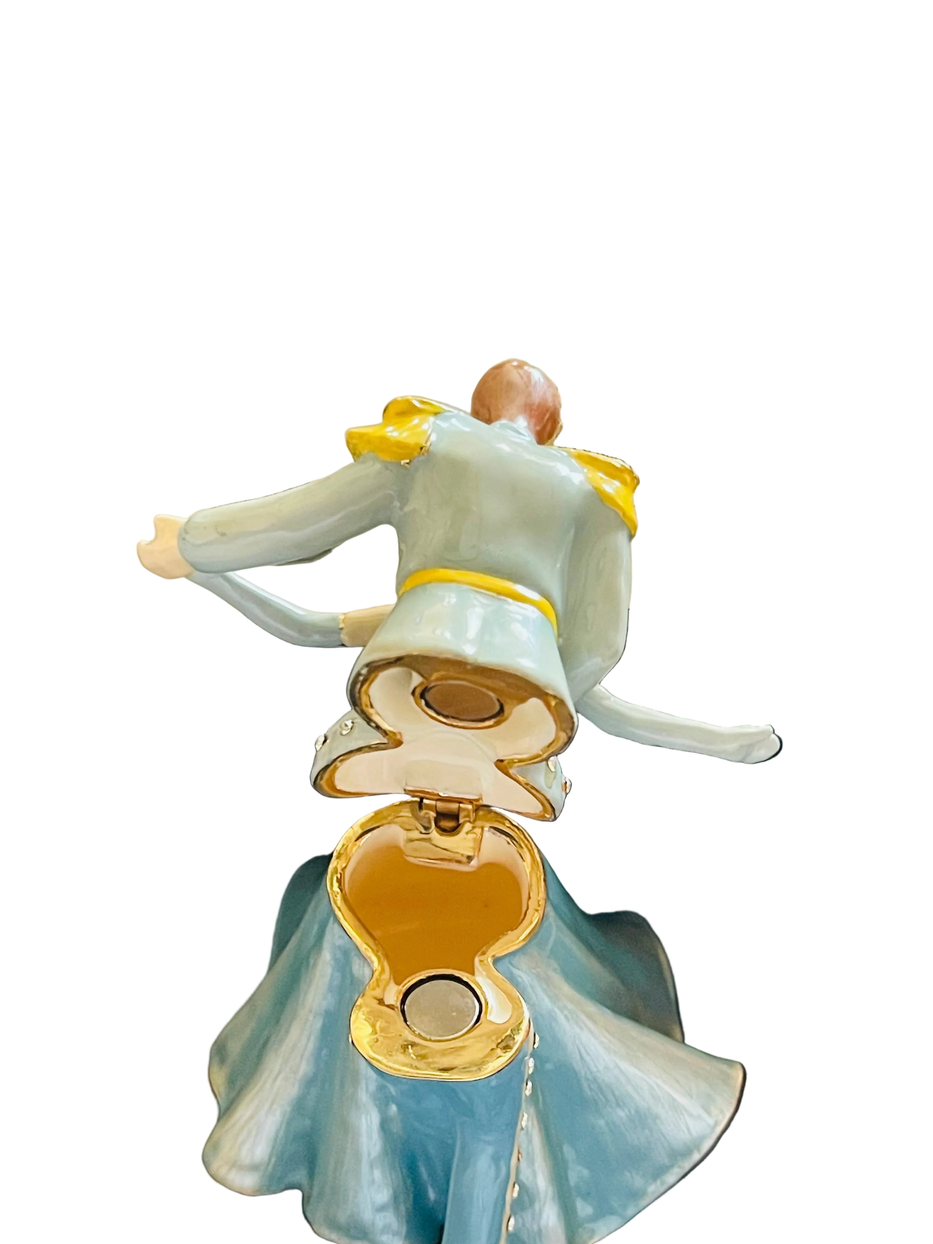 Disney Sleeping Beauty And Prince “Dancing Near Midnight” princess Aurora & Prince Phillip.
3.25”H