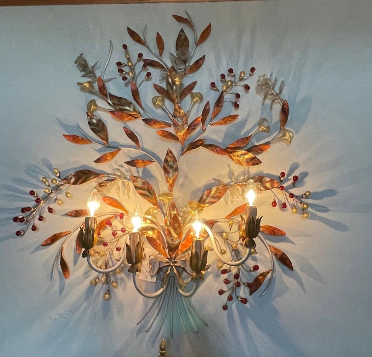 The Classic Appliques In Murano Glass