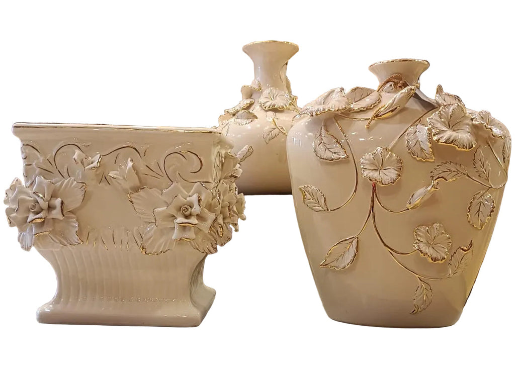 CAPODIMONTE 3-D ceramic flowers find ceramic Vase