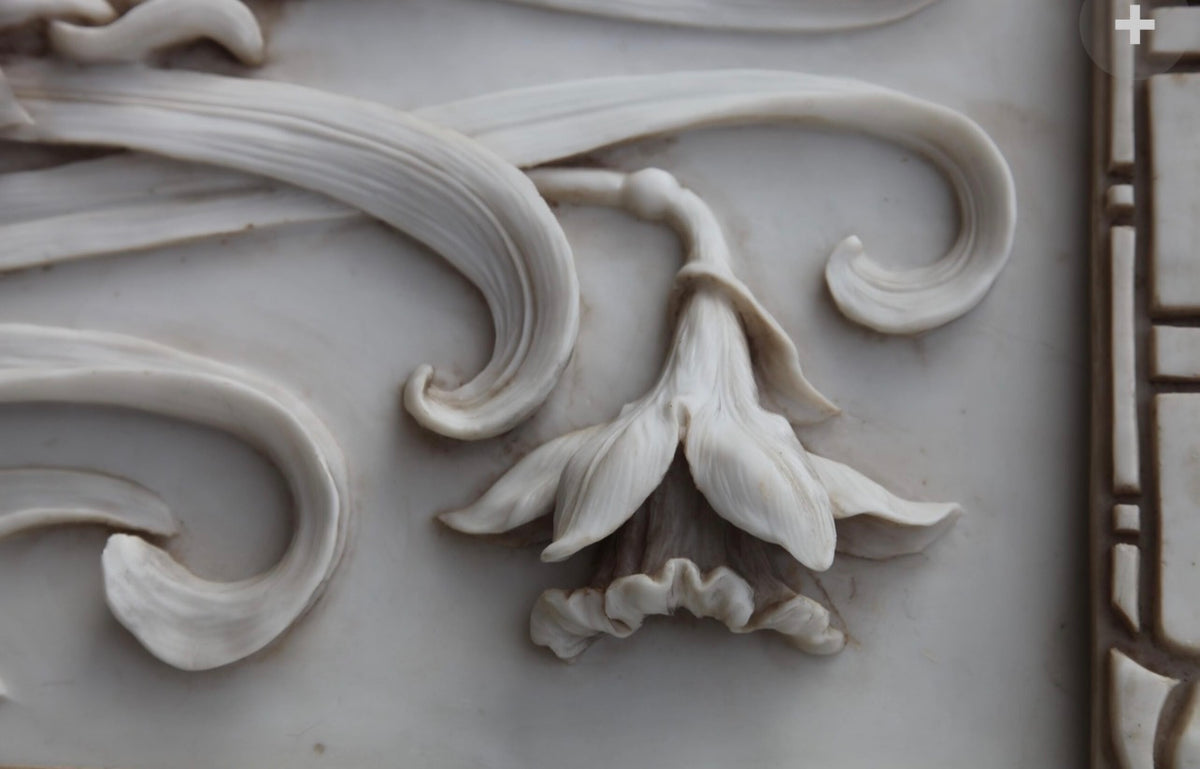 Art Nouveau 3-D Alabaster Sculptural Panel with Foliage and Daffodils / Jonquils
€3,046