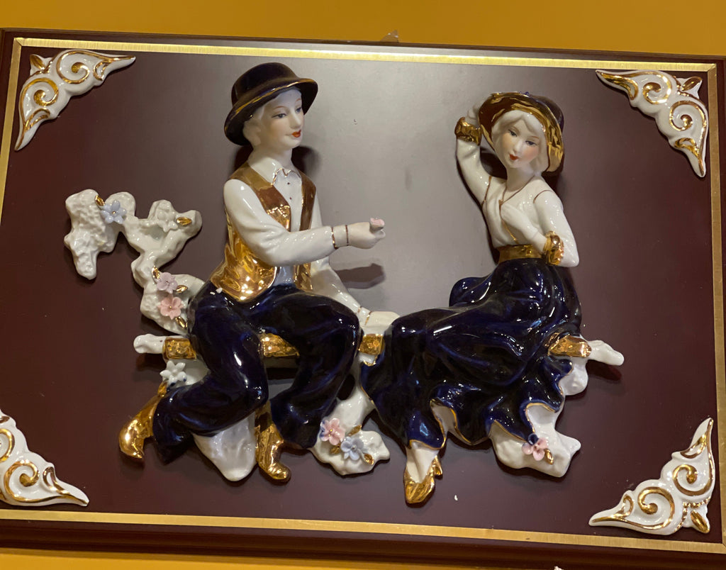 3-D boy proposing girl find porcelain wall art