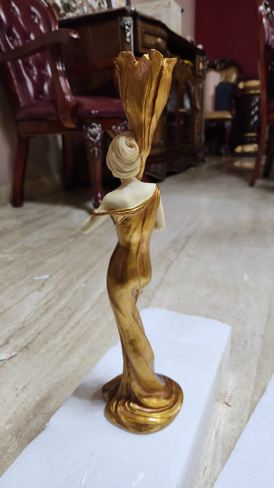 Art Nouveau woman candleholder in Gold